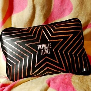 Small secret bag hidden inside this little square